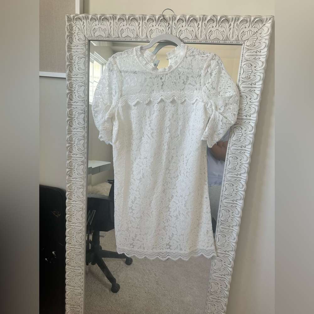 WHITE LACE DRESS